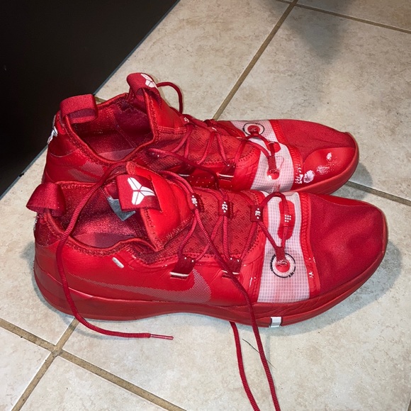 kobe bryant red shoes